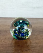 Magnifique presse papier en verre fait main tornade bleu jaune verre déco planèt