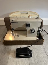 Vitnage Riccar RZ-208B Sewing