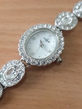 Très jolie montre dame CODHOR