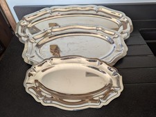 Lot de 7 plats en inox de différente forme 1 plat en métal argenter 