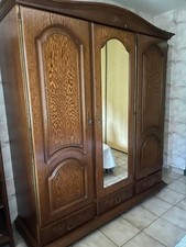 armoire ancienne bois 3 portes  dont une avec glace
