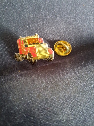 Pin pins tracteur - pin's,