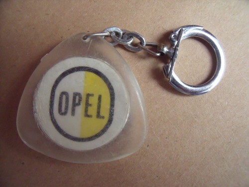 Porte clé opel vintage - clé,