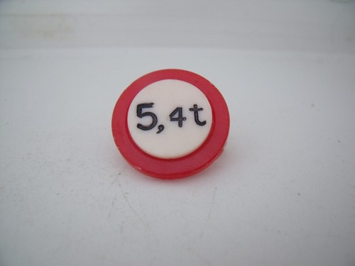 Rare badge broche prevention - /,
