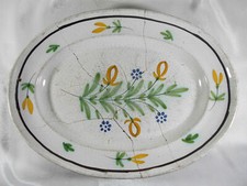 ( 06 ) MAGNIFIQUE PLAT EN FAIENCE CUL NOIR FORGES LES EAUX OU ROUEN XVIII ème 