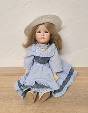 Poupée d'artiste poupée en