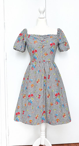 Reserved robe look - look, pin