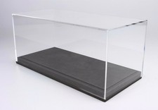 Vitrine plexiglas avec socle