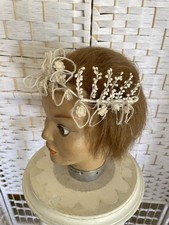 ancienne couronne de mariée/ fleurs en cire ( L63)