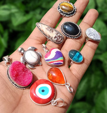 Lot de 10 pendentifs bagues en