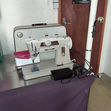 Machine à coudre Singer 401 