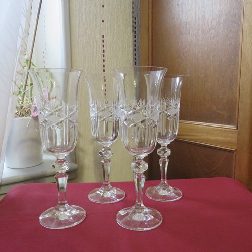 Flutes champagne en - flutes, a