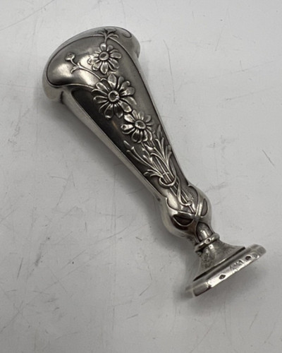 Rare cachet argent massif - ,