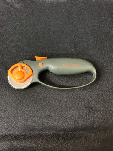 Fiskars rotary cutter 45mm - fiskars,