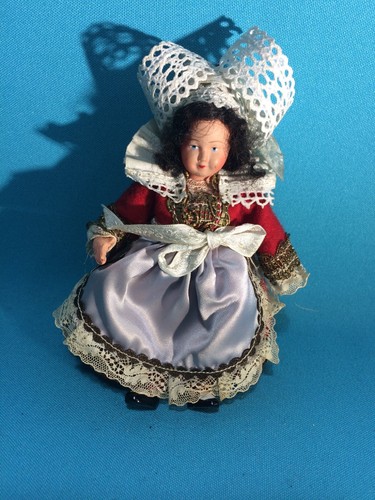 Petite poupée folklorique - poupée,