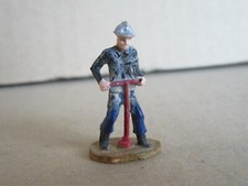 Starlux 222 Figurine Pompiers Clé Prise D'Eau H 3,2 cm