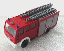 1/87  MARQUE ?   CAMION POMPIERS FOURGON IVECO  BEL ETAT SANS BOITE