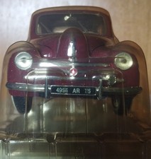1/17 (no 1/18) Renault 4CV Rouge Bordeaux 1954 Solido Prestige