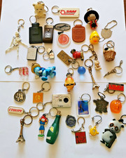 LOT PORTE CLES DIVERS / PUB -