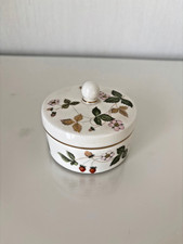 Superbe boite en porcelaine