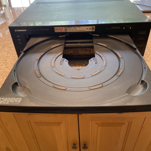 Pioneer laserdisc player - pioneer,