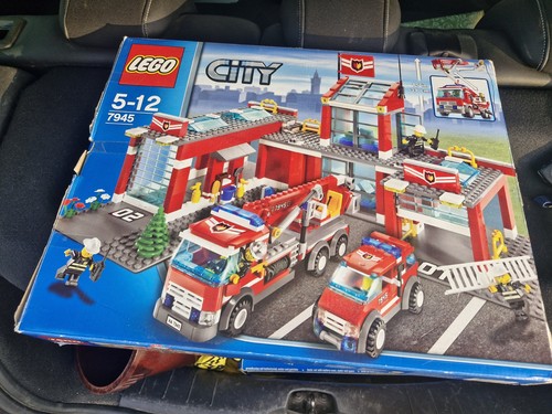 Lego city 7945 caserne des - lego,