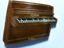 RARE pin's piano clavier  pin hyundai upright piano