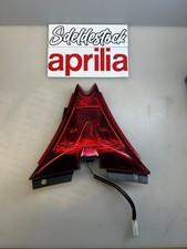 feu arrière 1 patte cassé