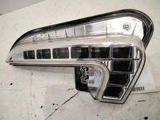 Feu diurne avant gauche