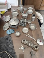 Ancienne dînette en métal vintage années 50/60 – complète avec réchaud