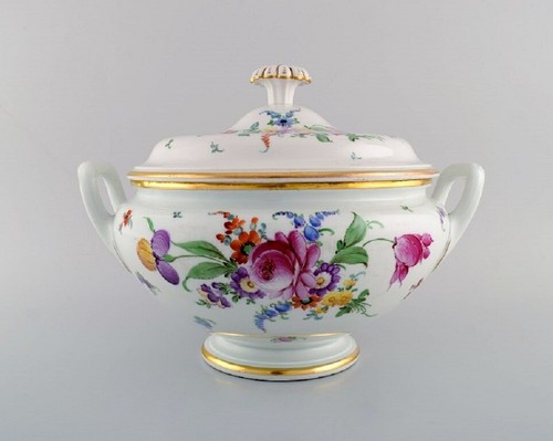 Grande soupière ancienne