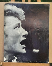 D - Johnny Hallyday  Trés