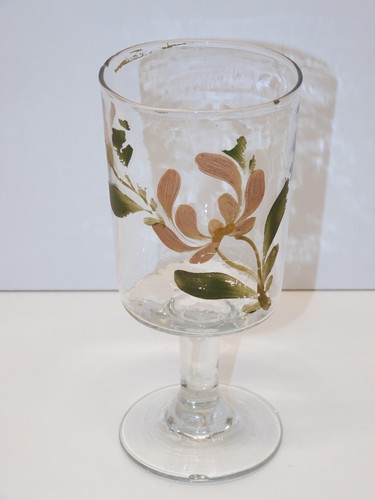 Joli verre ancien pied - à,