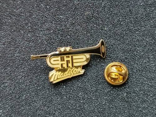 Pin trompette madison music - pin's,