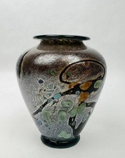 Vase en verre d’art signé
