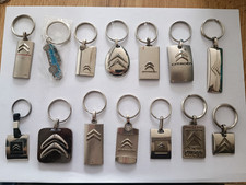 Lot de 14 Porte-clés
