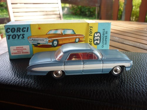 Magnifique corgi toys 235 - corgi,