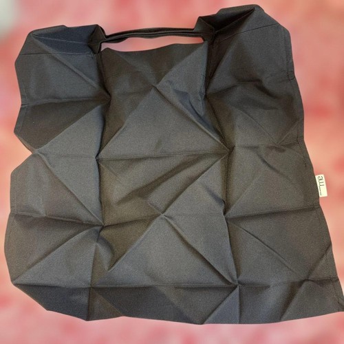 Sac noir issey miyake - me,
