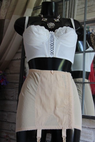 Rare gaine marque triolet - ,