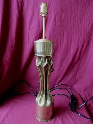 Lampe faite dans obus - obus, de