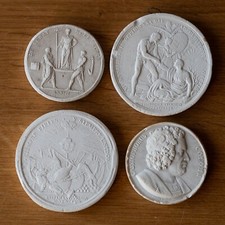Lot de 4 Médaillons