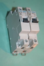 Lot de 2 disjoncteurs bornes