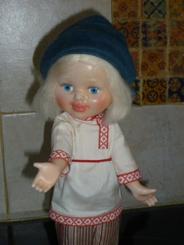 Ancienne poupee plastique - poupee, en