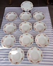 12 assiettes creuses