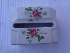 DEVIDOIR PAPIER TOILETTE EN PORCELAINE BLANCHE A DECOR DE ROSES