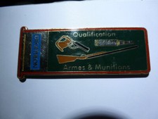 pin decathlon ARMES & MUNITIONS fusil cartouche chasse tir chasseur shooting pin