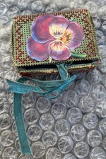 Ancienne boite miniature forme