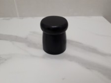 socle en bois  peint en noir