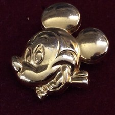Pin's Folies *** enamel badge pin Disney Mickey rare 3D 