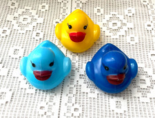 Lot de 3 Canards Bleu Jaune pour le Bain plastique Neuf 5,5cm